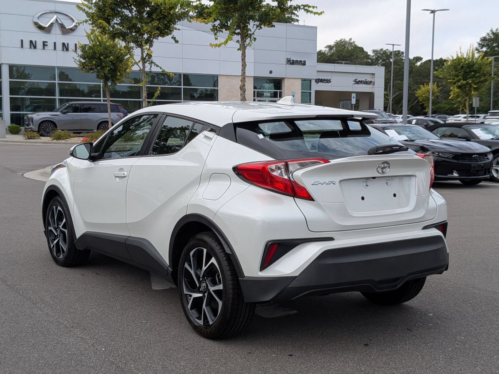 Used 2020 Toyota C-HR XLE FWD image 5