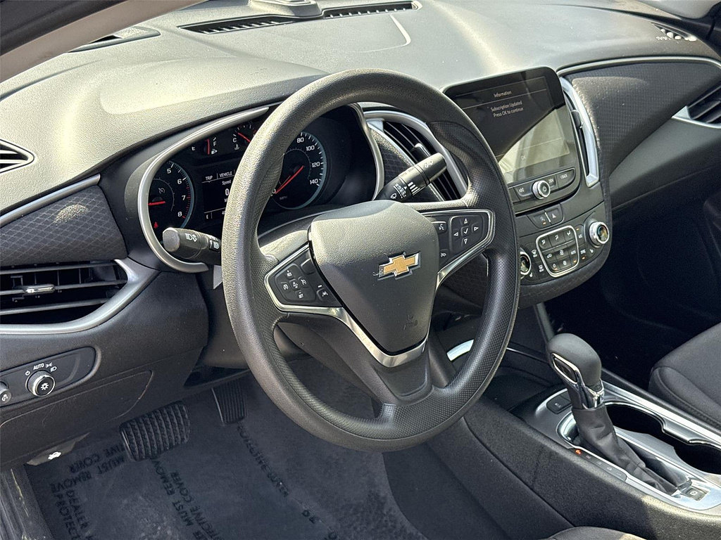 Used 2025 Chevrolet Malibu LT FWD image 8
