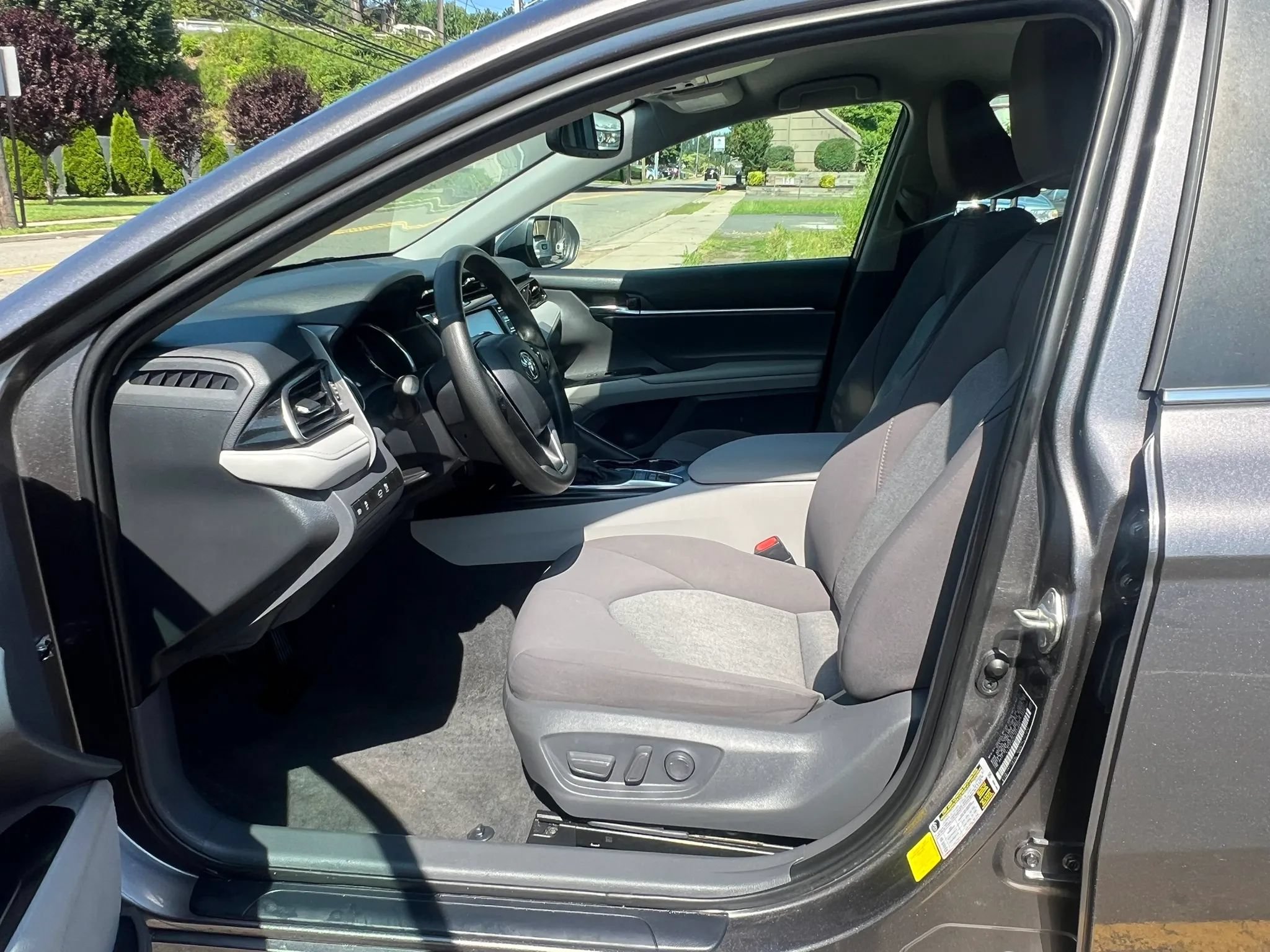 Used 2020 Toyota Camry LE w/ Fleet Convenience Package FWD image 25