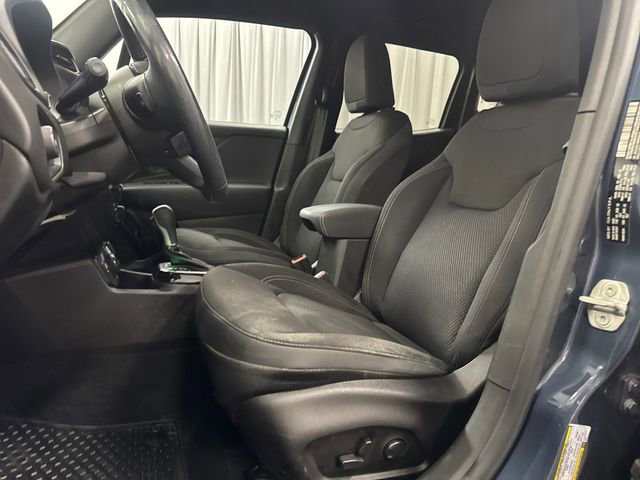 Used 2022 Jeep Renegade Altitude w/ Convenience Group AWD/4WD image 24