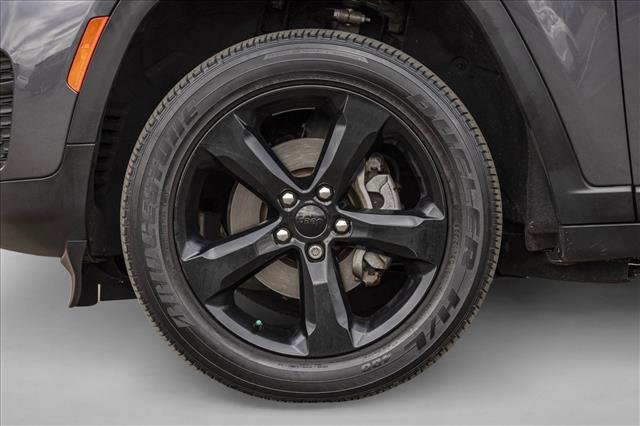 Used 2023 Jeep Grand Cherokee Altitude image 9