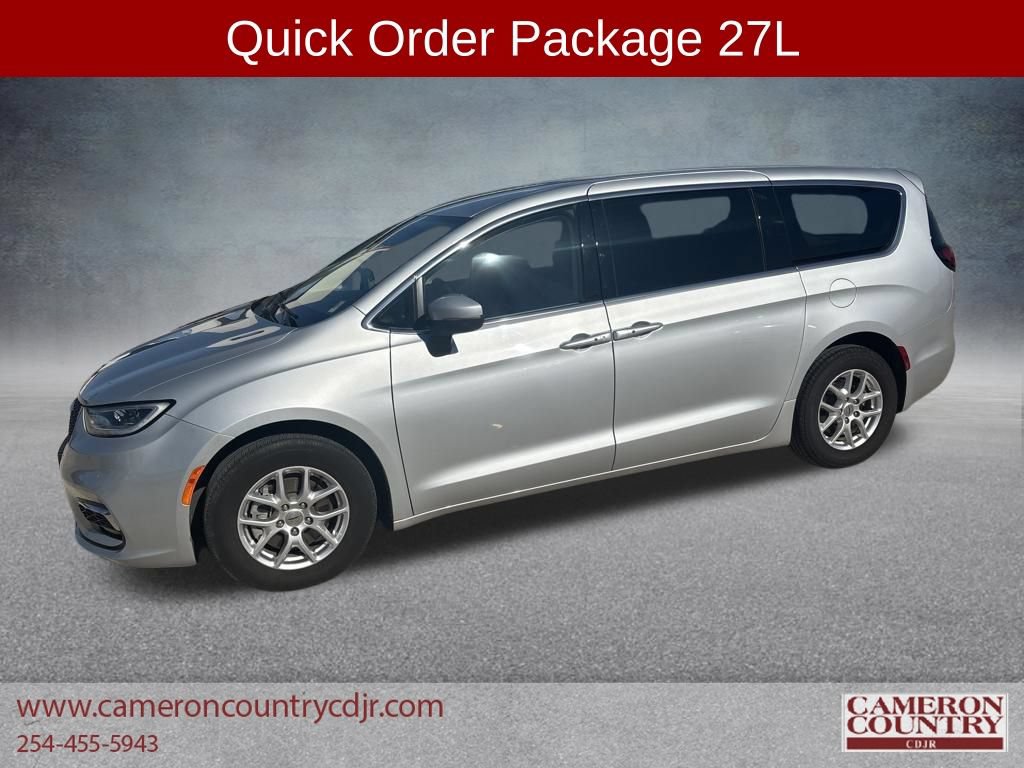 Used 2023 Chrysler Pacifica Touring-L