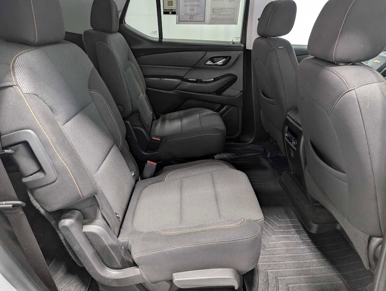 Used 2021 Chevrolet Traverse LT image 40