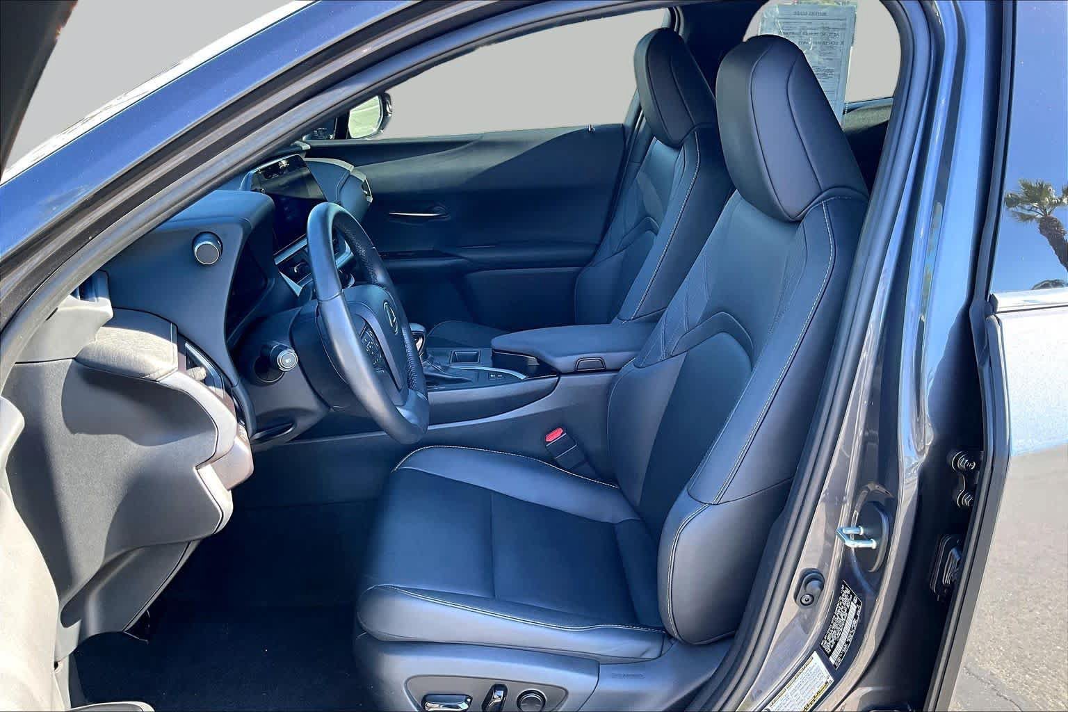 Certified 2024 Lexus UX 250h FWD image 7