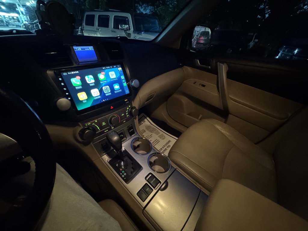 Used 2012 Toyota Highlander SE w/ Tow Pkg image 15