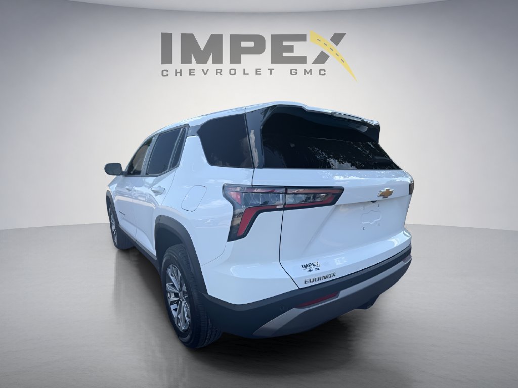New 2027 Chevrolet Equinox LT FWD image 3