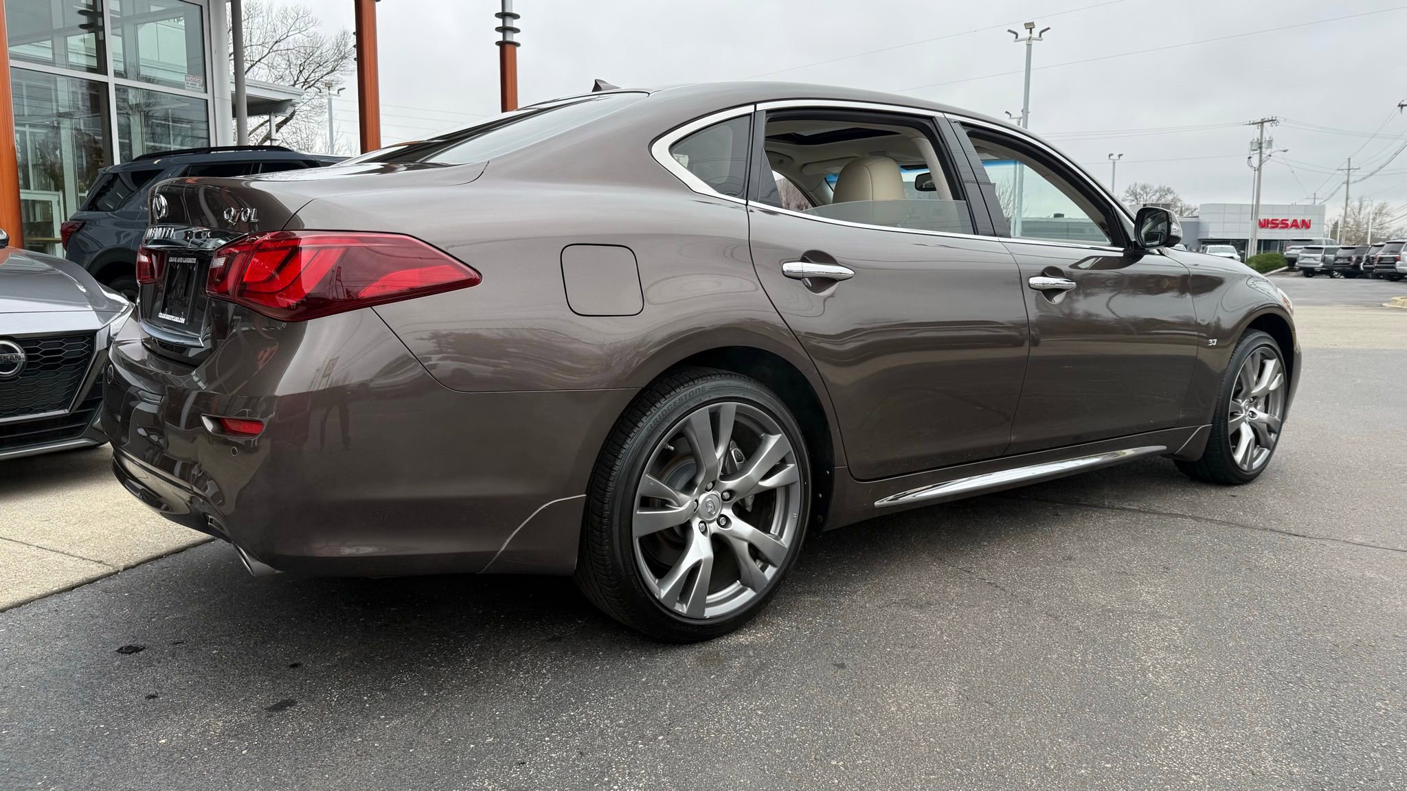 Used 2016 INFINITI Q70 L 3.7 image 3