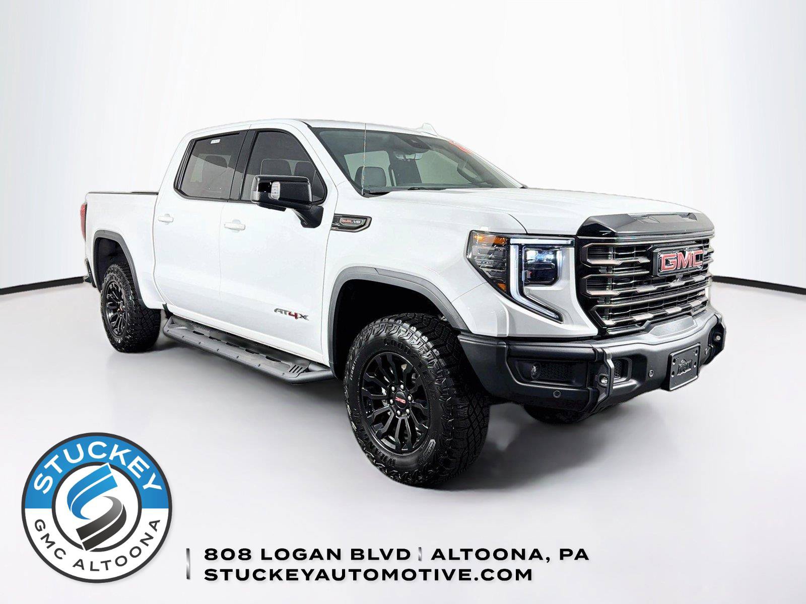 Used 2023 GMC Sierra 1500 AT4X AWD/4WD image 1