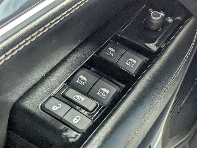 Used 2022 Jeep Wagoneer Series III w/ Flexible Seating Group image 18