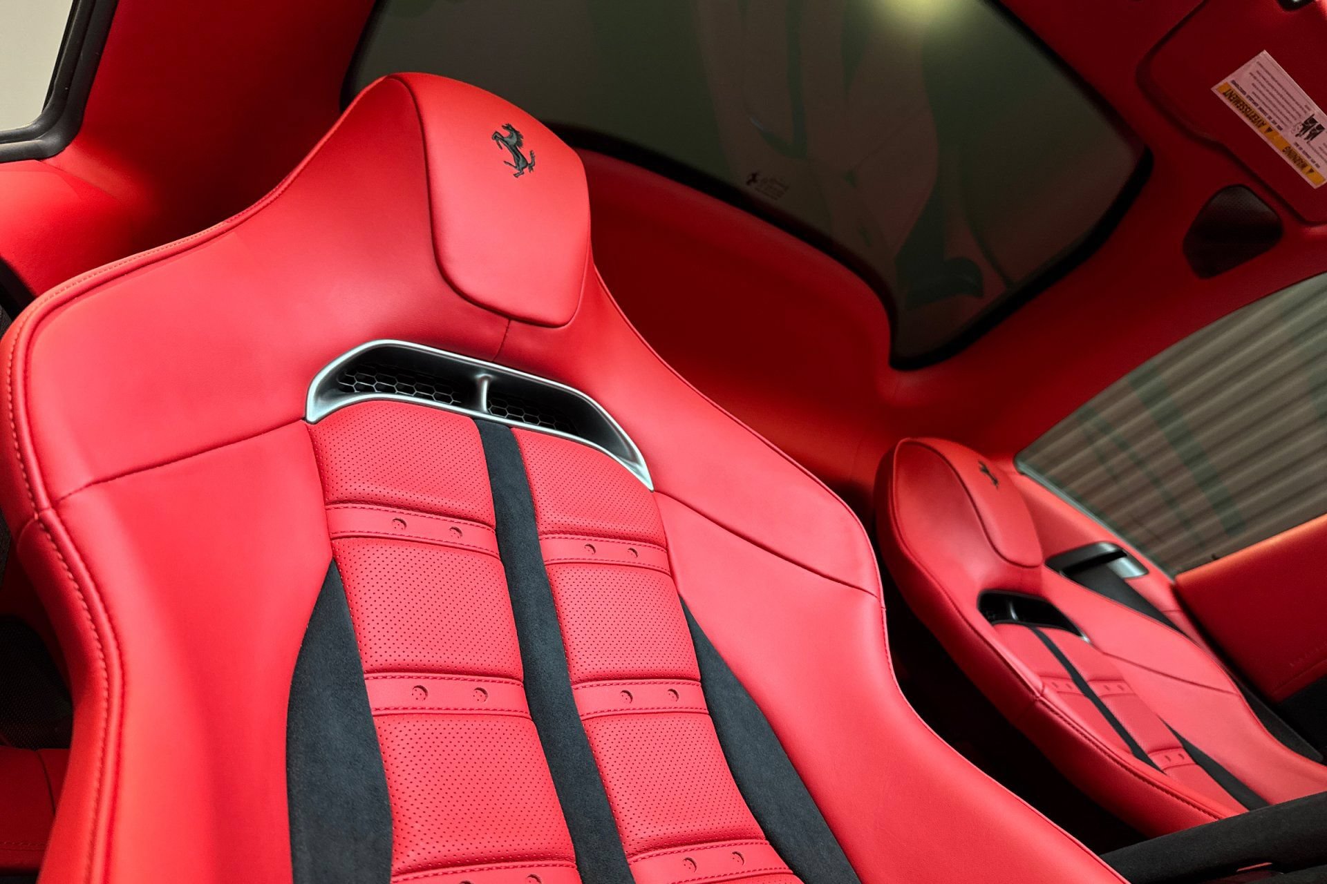 Used 2025 Ferrari 12Cilindri RWD image 18