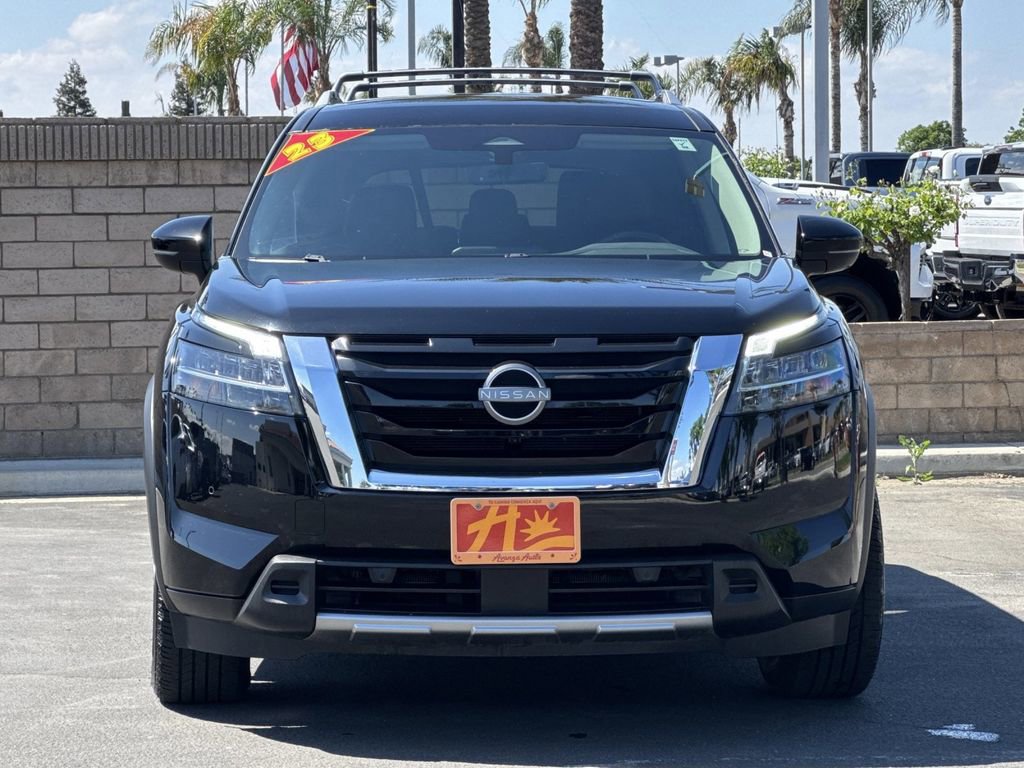 Used 2023 Nissan Pathfinder SL FWD image 8