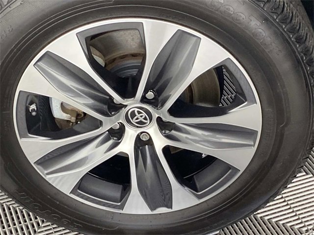 Used 2022 Toyota Highlander XLE image 32