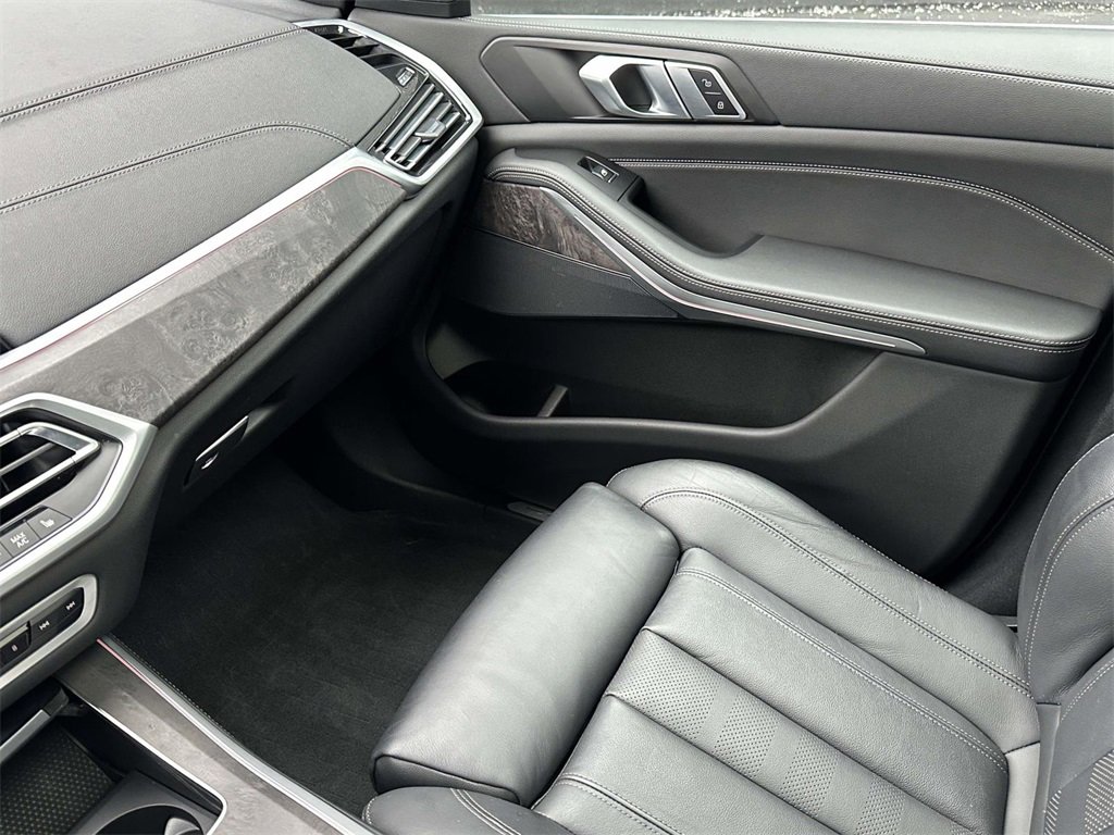 Used 2022 BMW X5 xDrive40i w/ Executive Package image 31