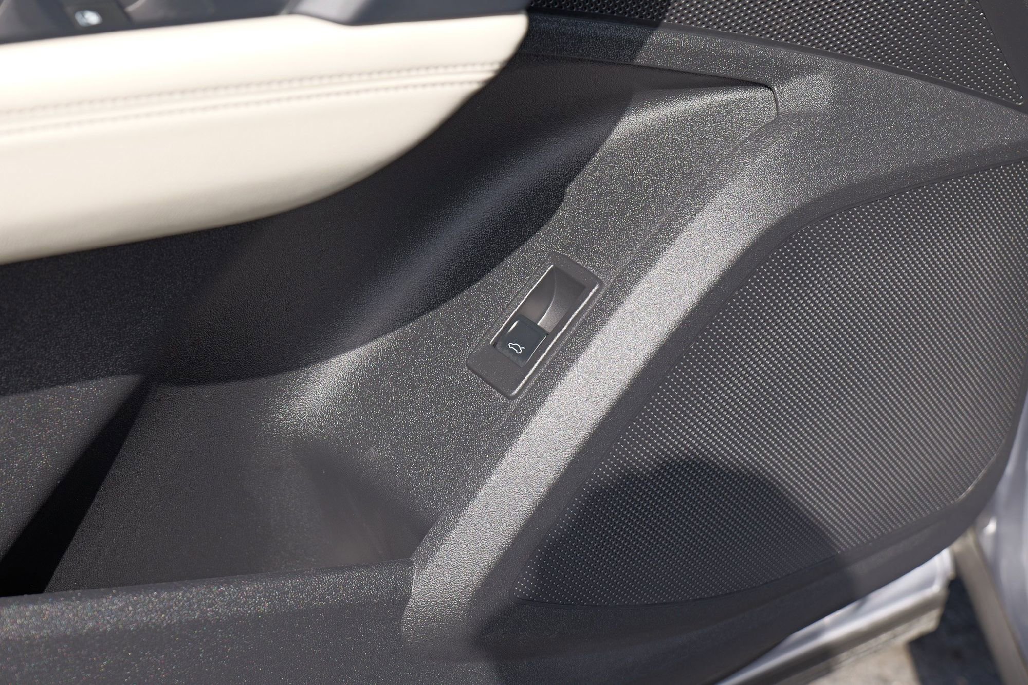 Used 2025 Audi Q5 Premium Plus w/ Premium Plus image 25