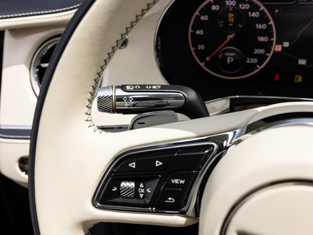 Used 2024 Bentley Flying Spur V8 AWD/4WD image 40