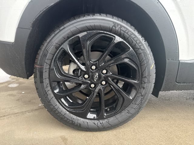 New 2027 Chevrolet Bolt RS FWD image 9
