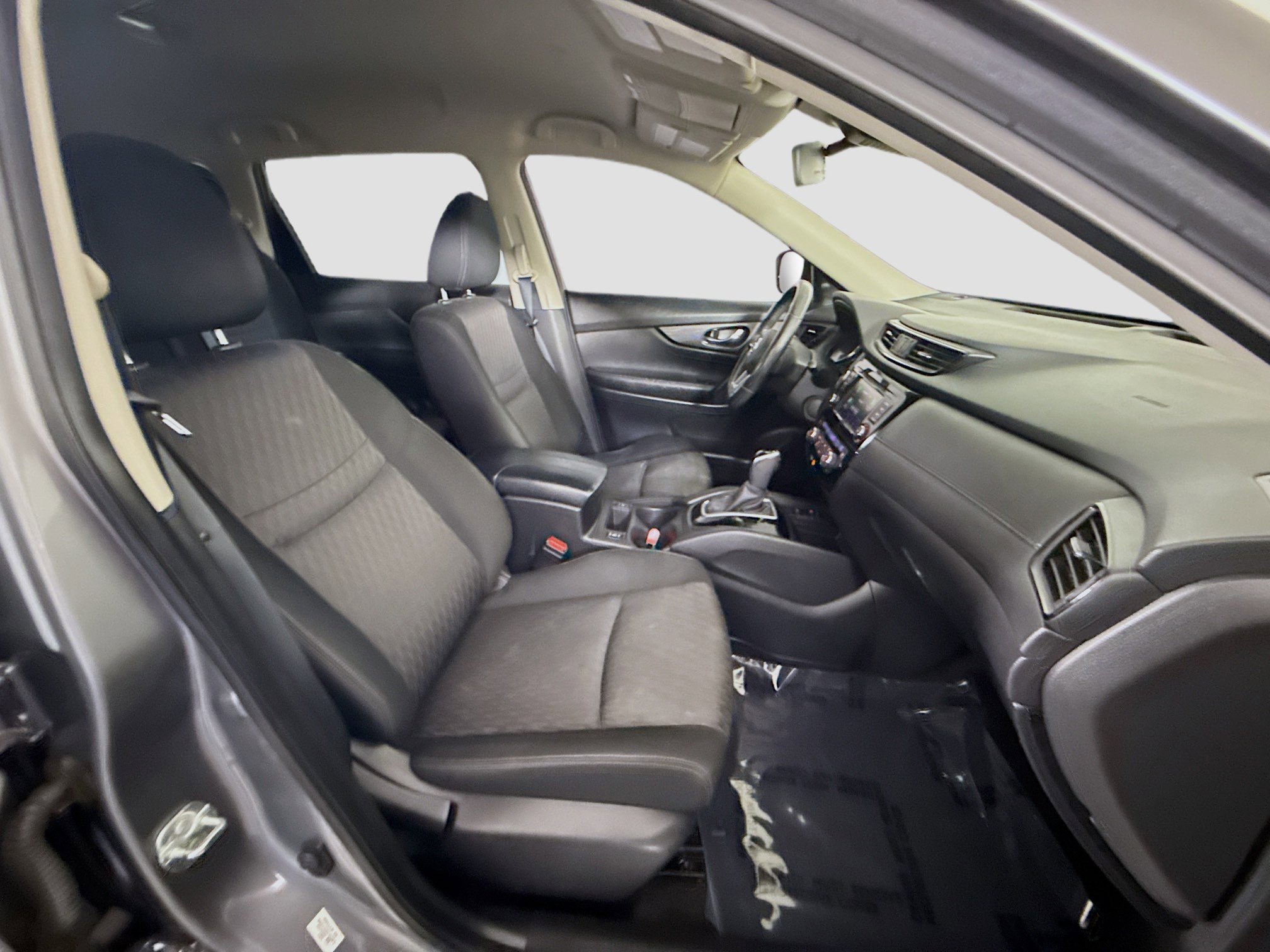 Used 2019 Nissan Rogue SV w/ Premium Package FWD image 29