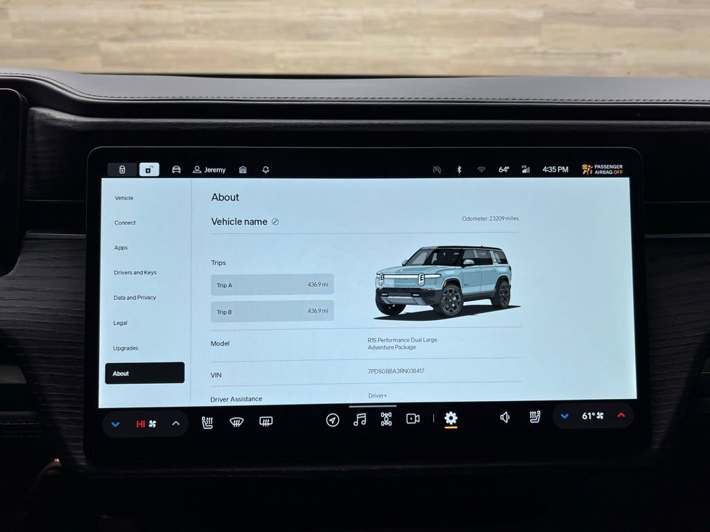 Used 2024 Rivian R1S Adventure image 31