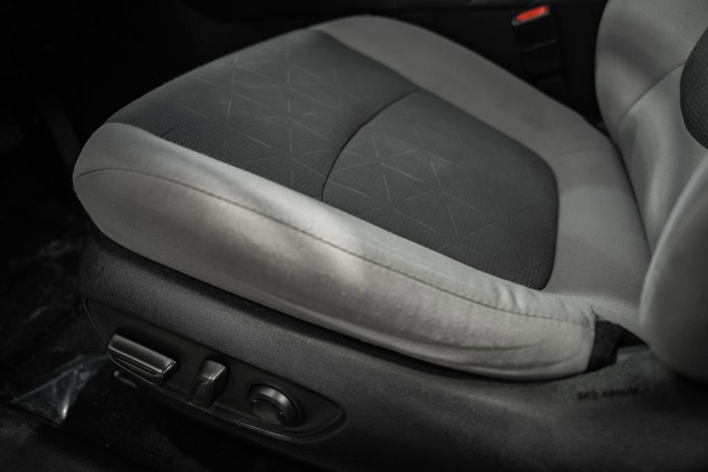 Used 2022 Toyota RAV4 XLE image 27