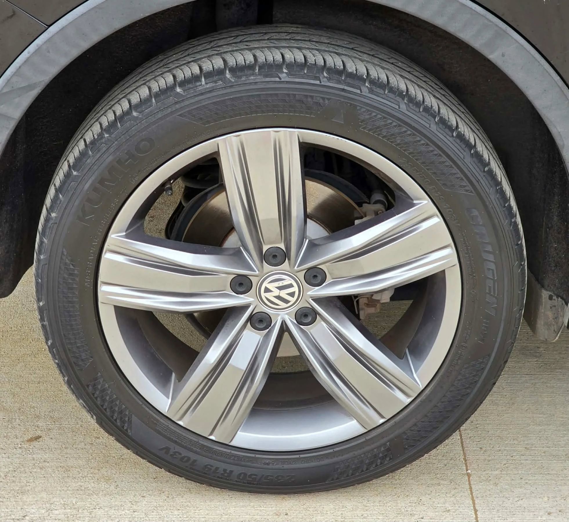 Used 2018 Volkswagen Tiguan SEL Premium image 31