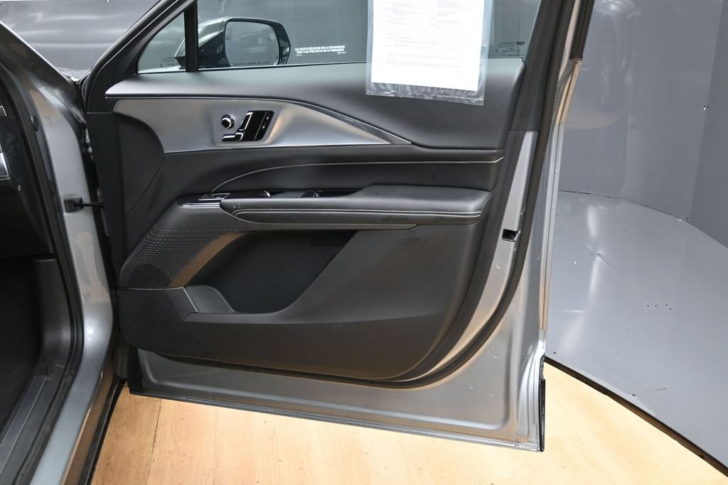 Used 2024 Cadillac Lyriq Tech RWD image 39