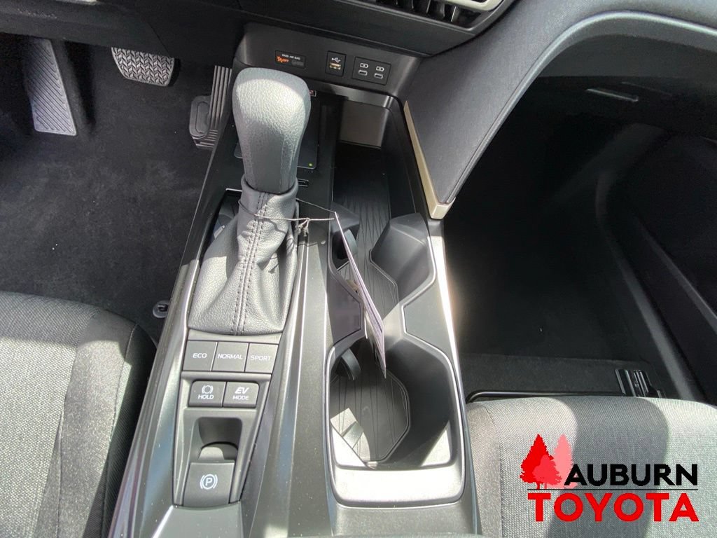 New 2026 Toyota Camry LE FWD image 32