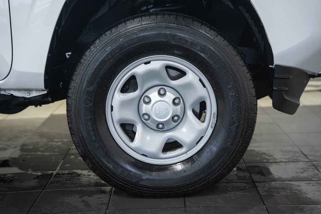 Used 2022 Toyota Tacoma SR w/ SR Convenience Package RWD image 14