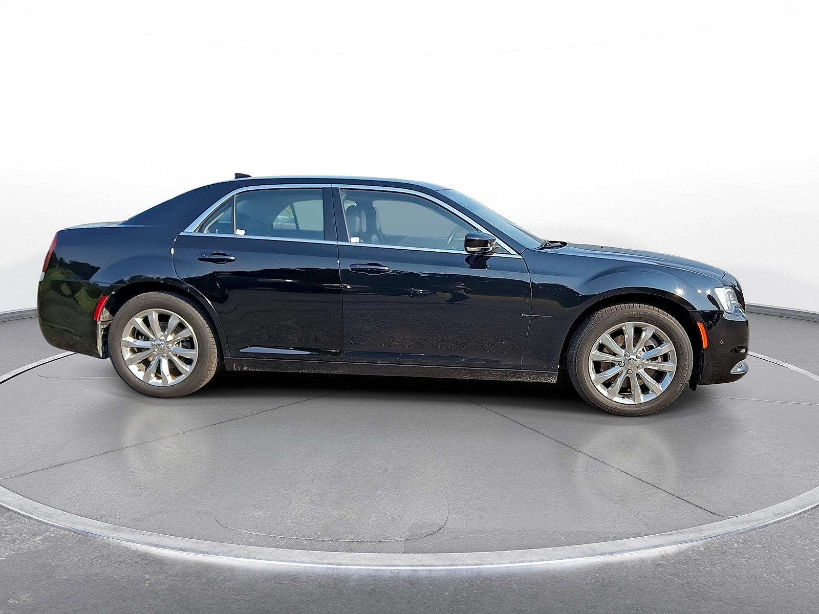 Used 2021 Chrysler 300 Touring L AWD/4WD image 9