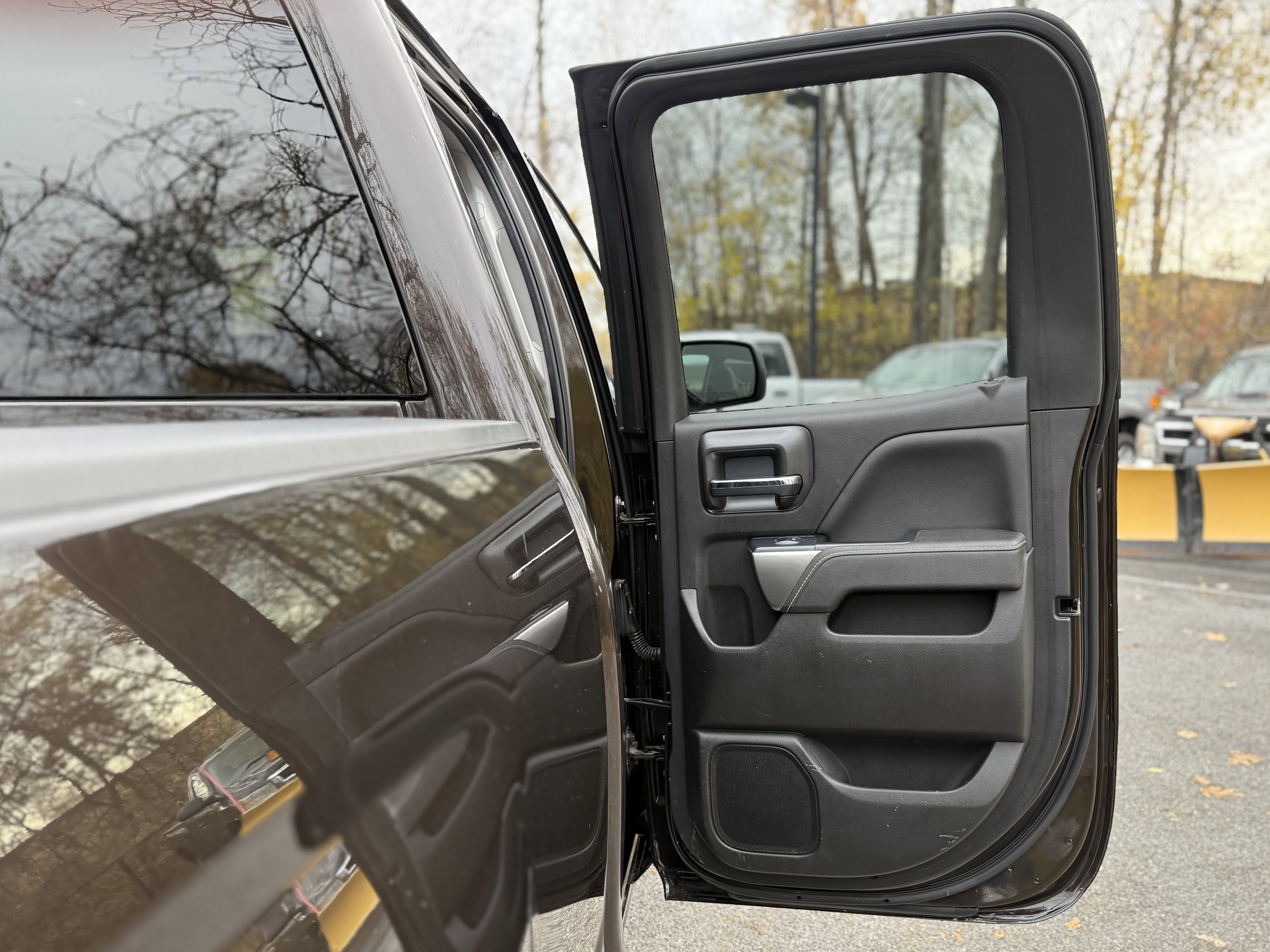 Used 2018 Chevrolet Silverado 1500 LT w/ All Star Edition image 29