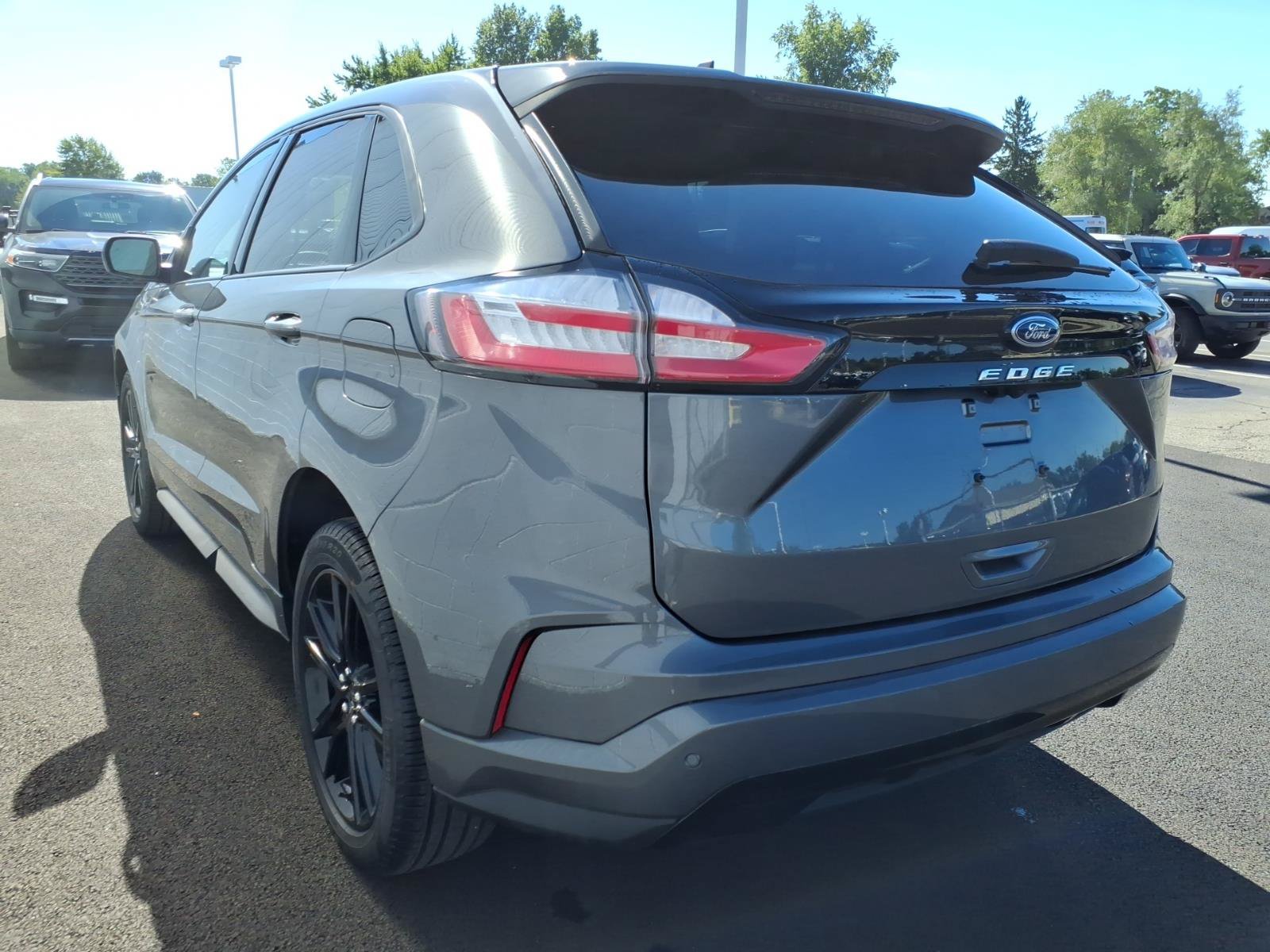 Certified 2024 Ford Edge ST-Line AWD/4WD image 4