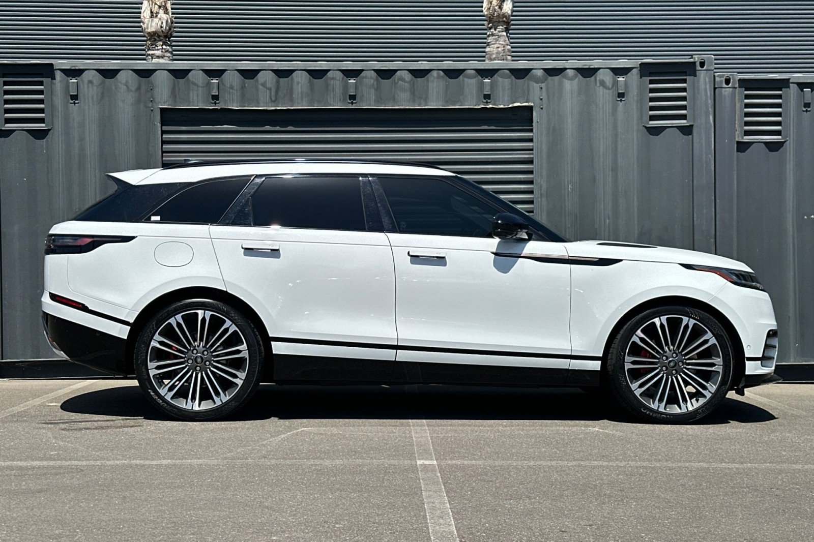 Used 2024 Land Rover Range Rover Velar Dynamic SE AWD/4WD image 9