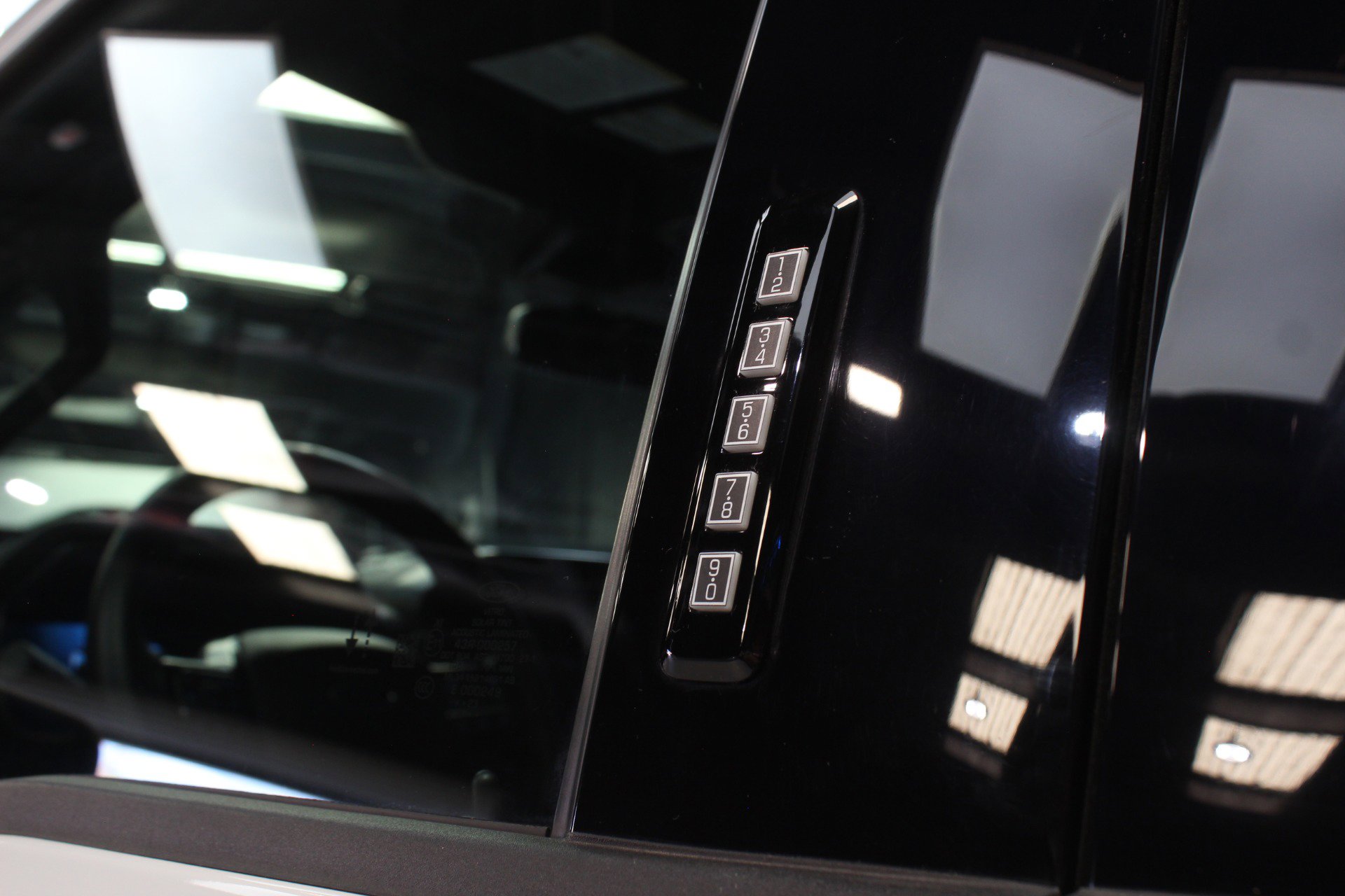 Used 2023 Ford F150 Raptor w/ Raptor Carbon Fiber Package image 27