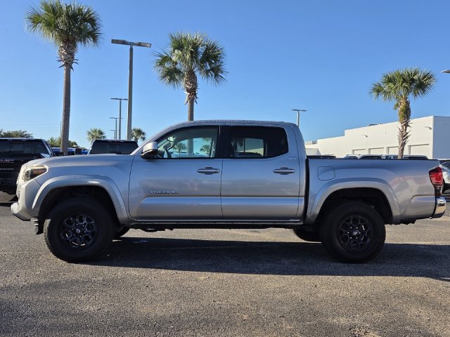Used 2021 Toyota Tacoma SR5 RWD image 3