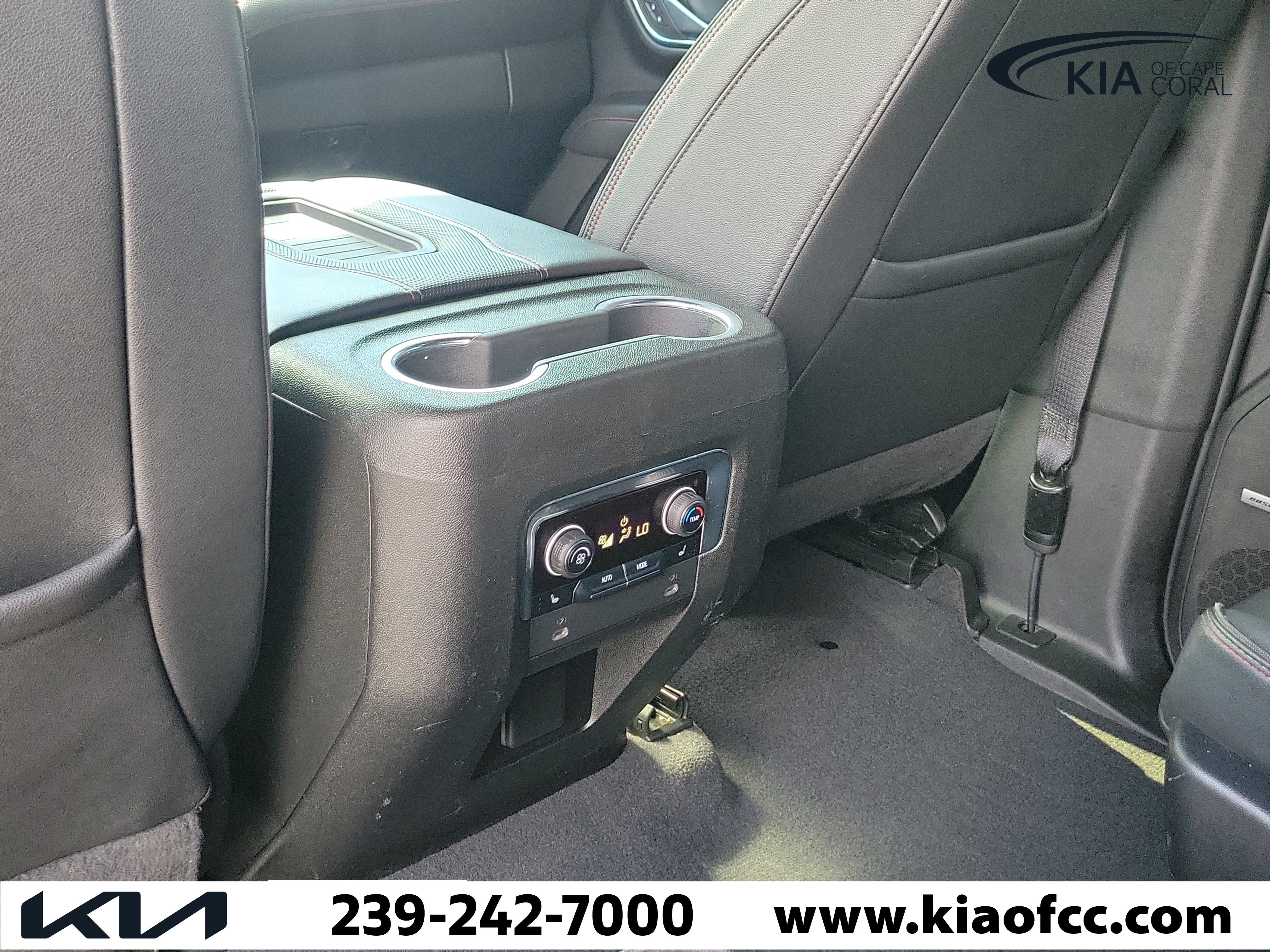 Used 2022 Chevrolet Suburban RST w/ Luxury Package AWD/4WD image 15