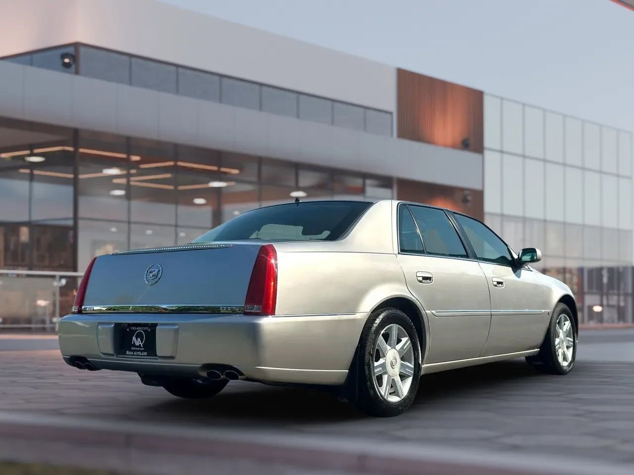 Used 2006 Cadillac DTS Performance w/ Sun And Sound Package image 26