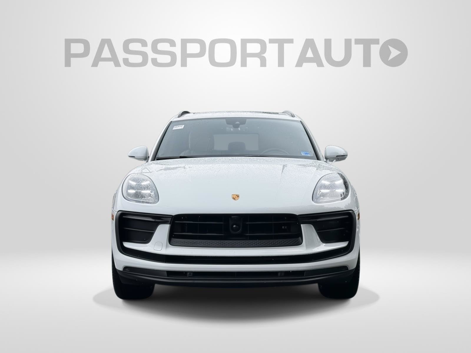 Used 2025 Porsche Macan AWD/4WD image 2