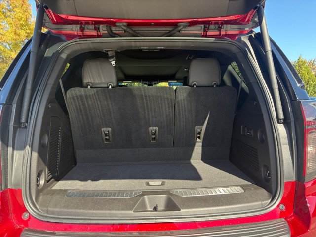 Used 2021 Chevrolet Tahoe RST w/ Luxury Package RWD image 15