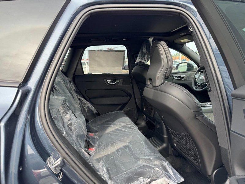 New 2026 Volvo XC60 T8 Ultra w/ Climate Package image 5