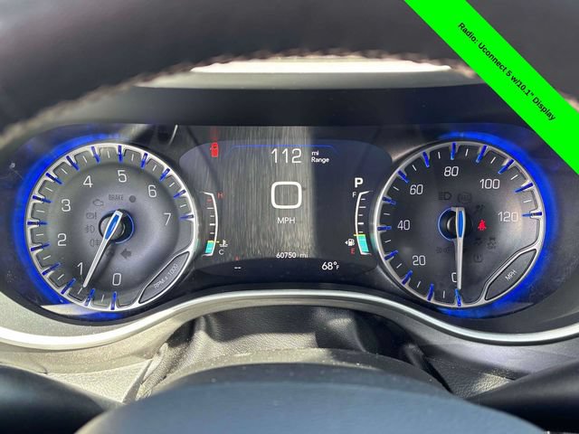 Used 2023 Chrysler Pacifica Touring-L FWD image 21