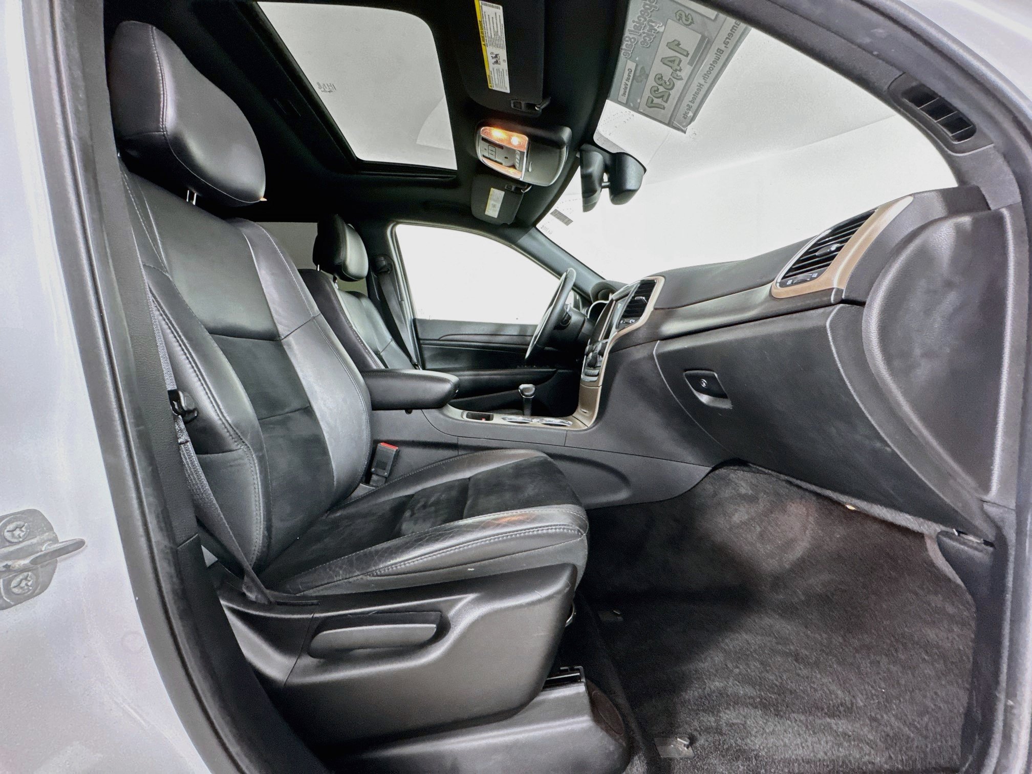 Used 2015 Jeep Grand Cherokee Altitude AWD/4WD image 30