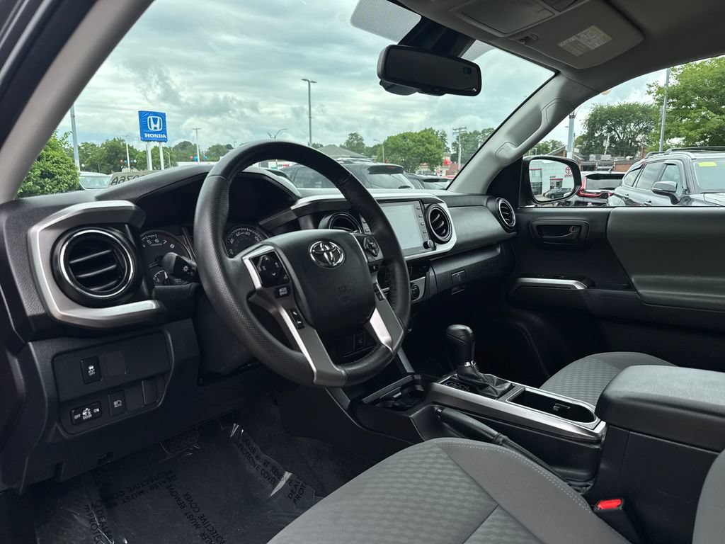 Used 2023 Toyota Tacoma SR5 AWD/4WD image 15