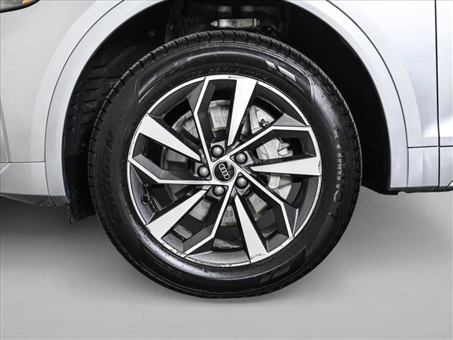 Used 2023 Audi Q5 2.0T Premium Plus w/ Premium Plus Package AWD/4WD image 25