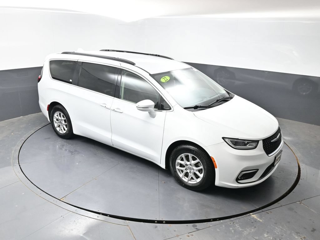 Used 2022 Chrysler Pacifica Touring-L FWD image 14