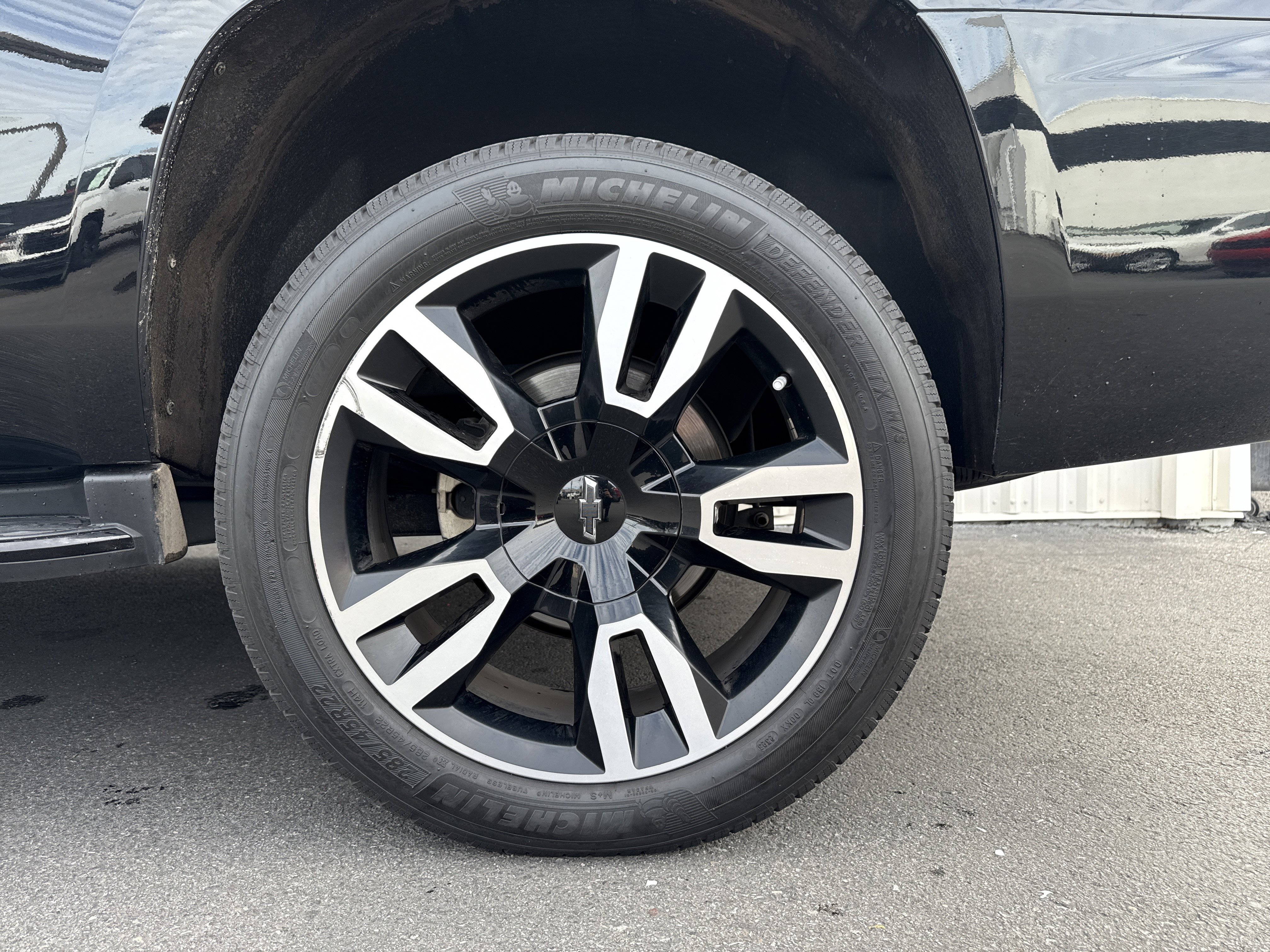 Used 2020 Chevrolet Tahoe Premier image 3