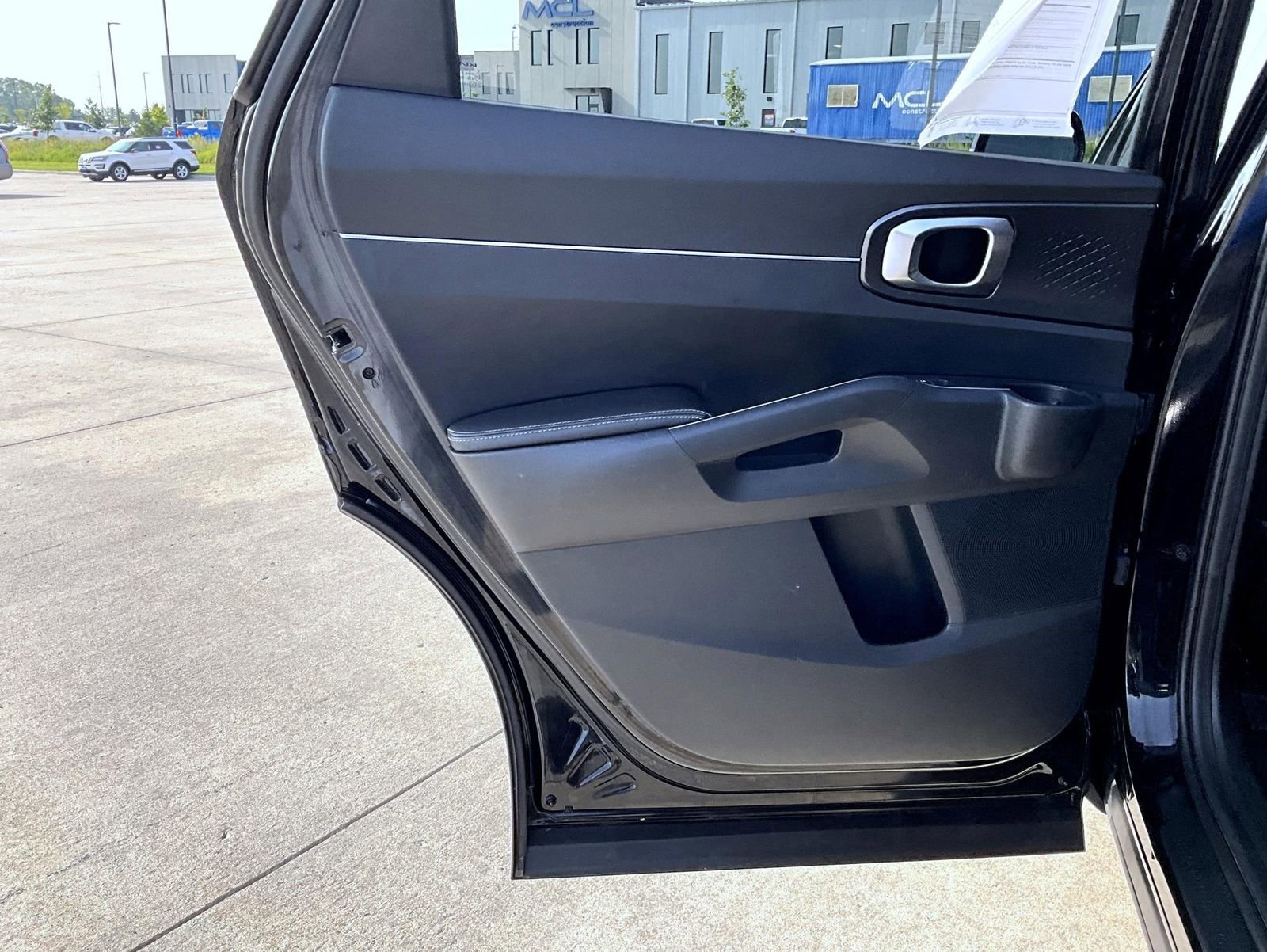 Used 2024 Kia Sorento S image 21