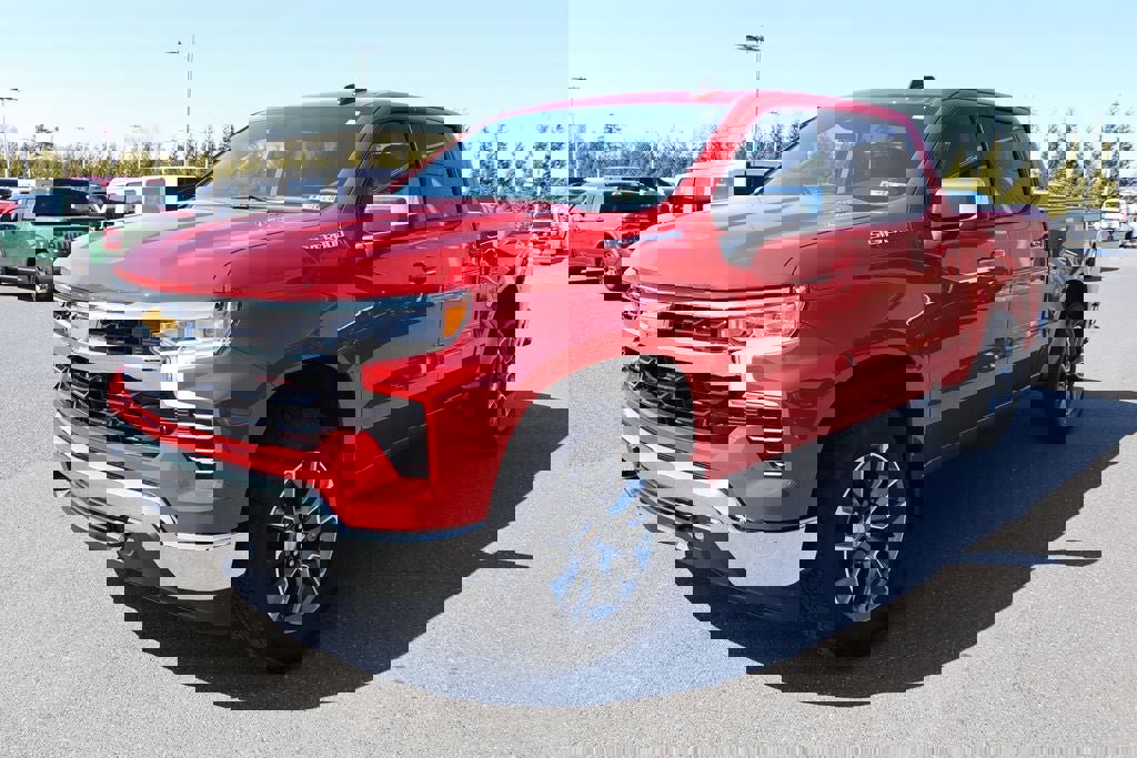 Used 2026 Chevrolet Silverado 1500 LT AWD/4WD image 2