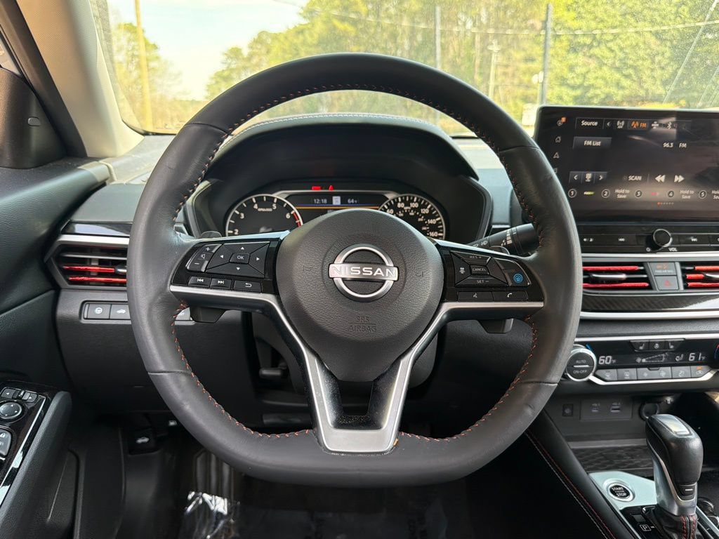 Used 2023 Nissan Altima 2.0 SR FWD image 41