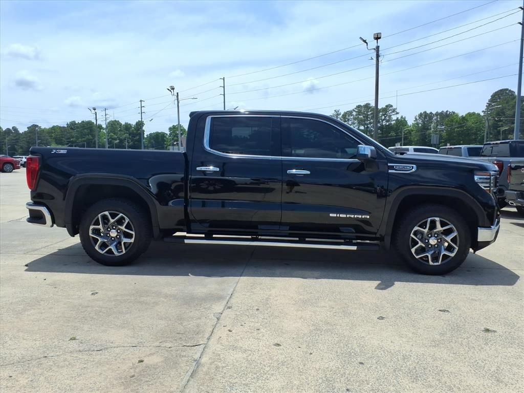 Used 2024 GMC Sierra 1500 SLT w/ SLT Premium Package AWD/4WD image 8