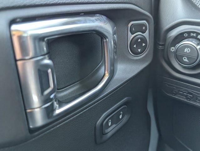 New 2026 Jeep Gladiator Mojave w/ Safety Group image 20