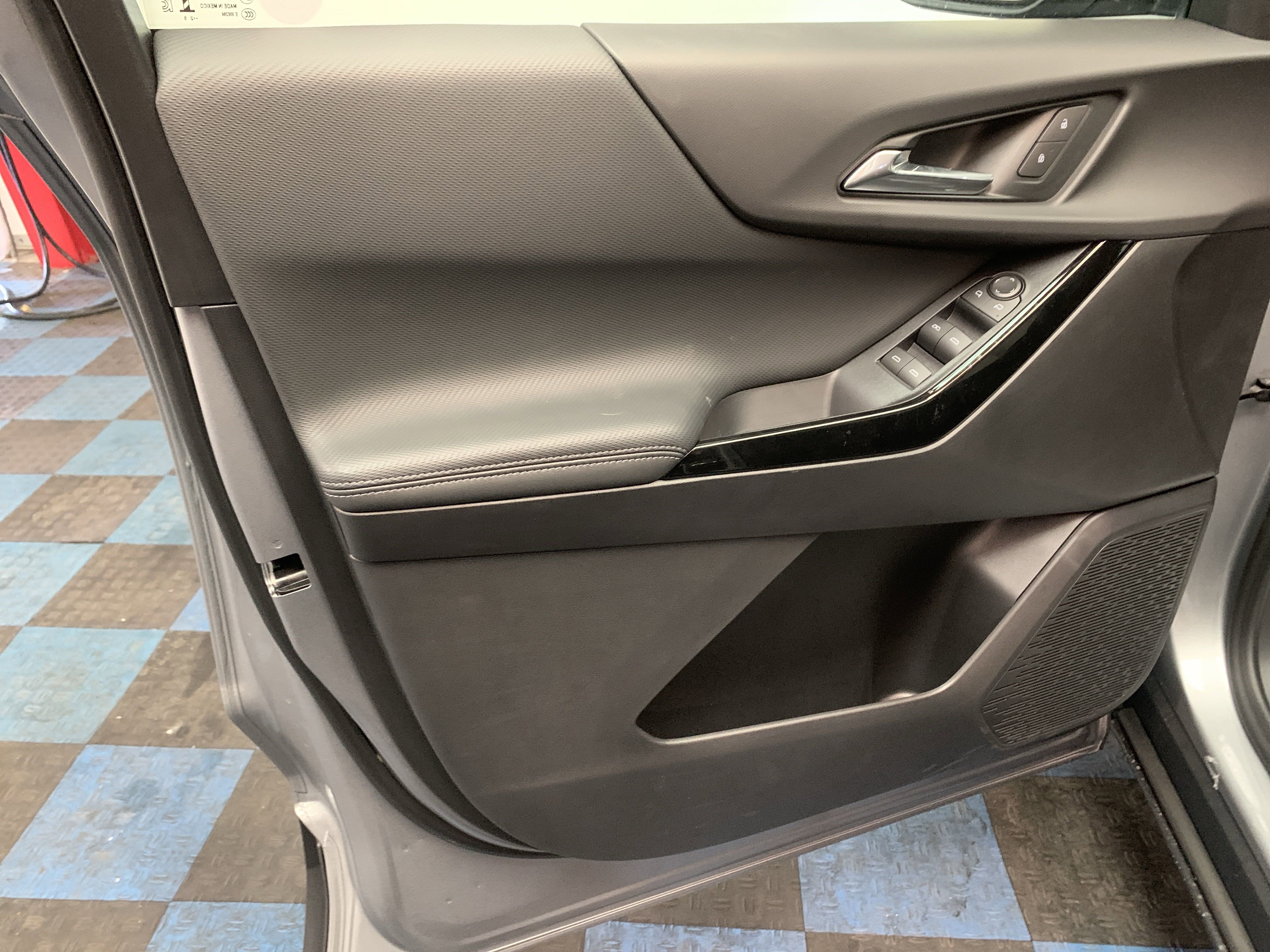 New 2026 Chevrolet Equinox LT image 9